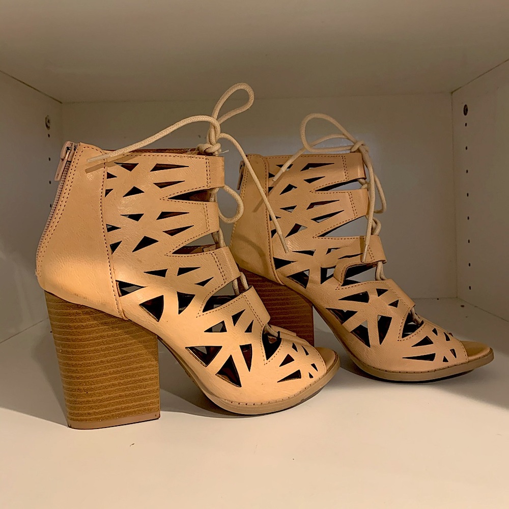 Qupid beige sandal heels size 7